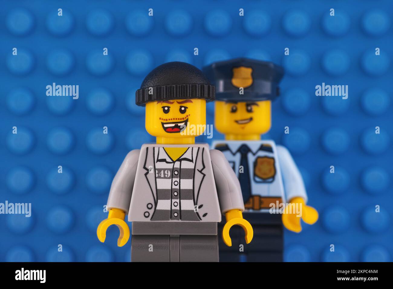 Policeman lego minifigure hotsell