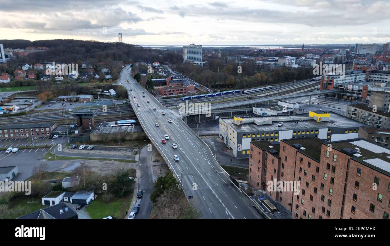 Houses and bridges hi-res stock photography and images - Alamy