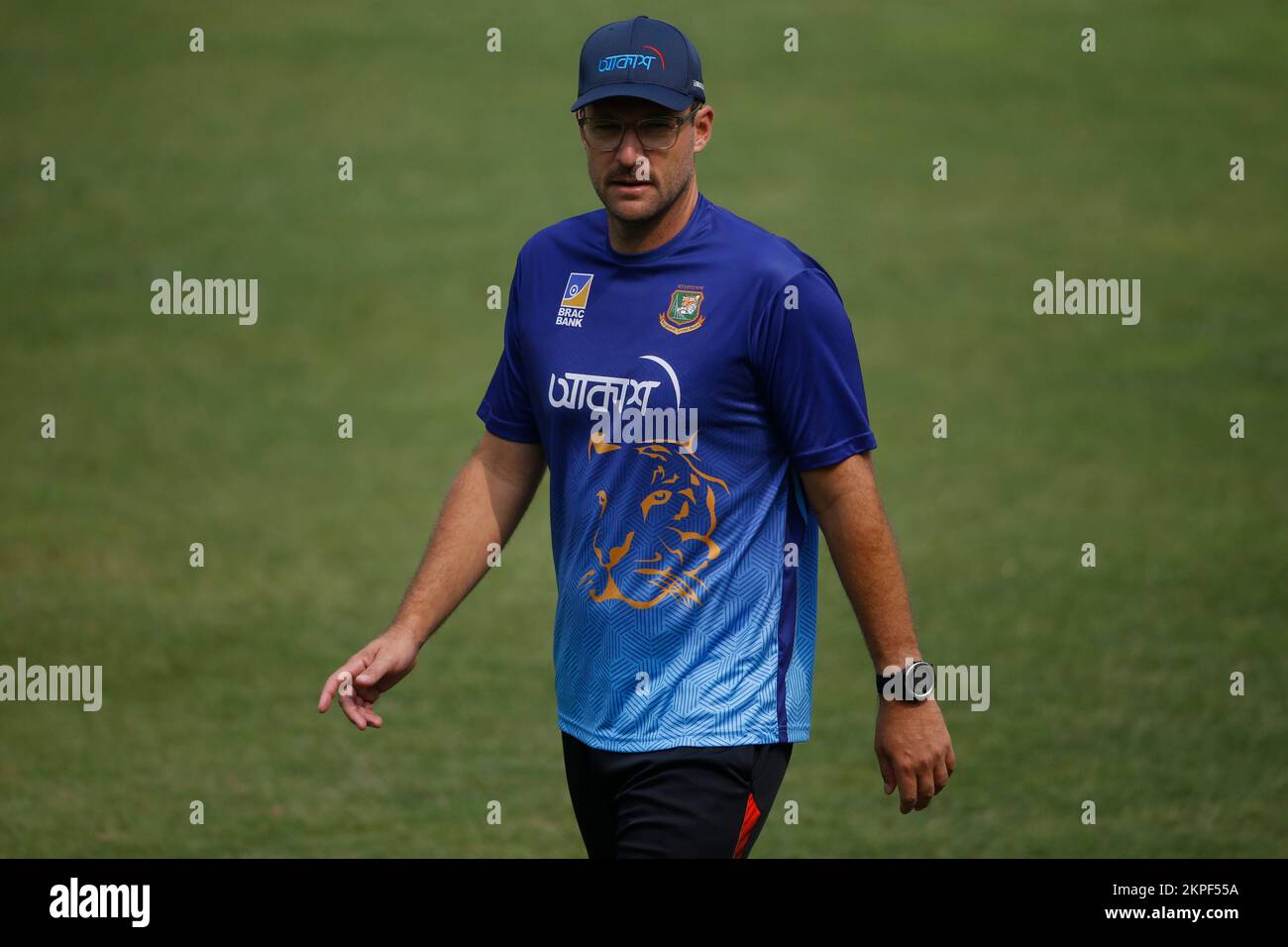 Daniel Vettori Bangladesh spine bowling coach along spinners at Shere