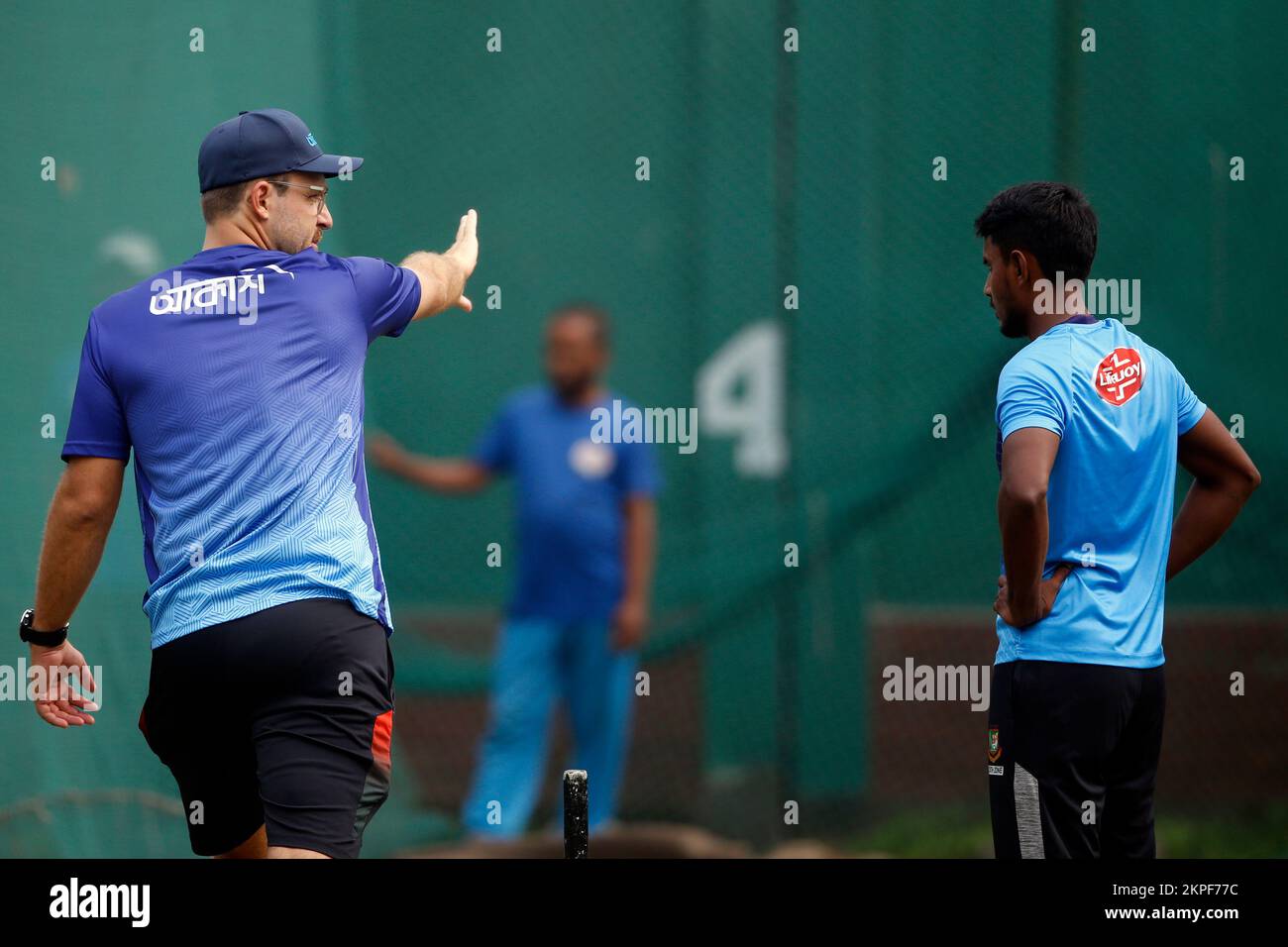 Daniel Vettori Bangladesh spine bowling coach along spinners at Shere
