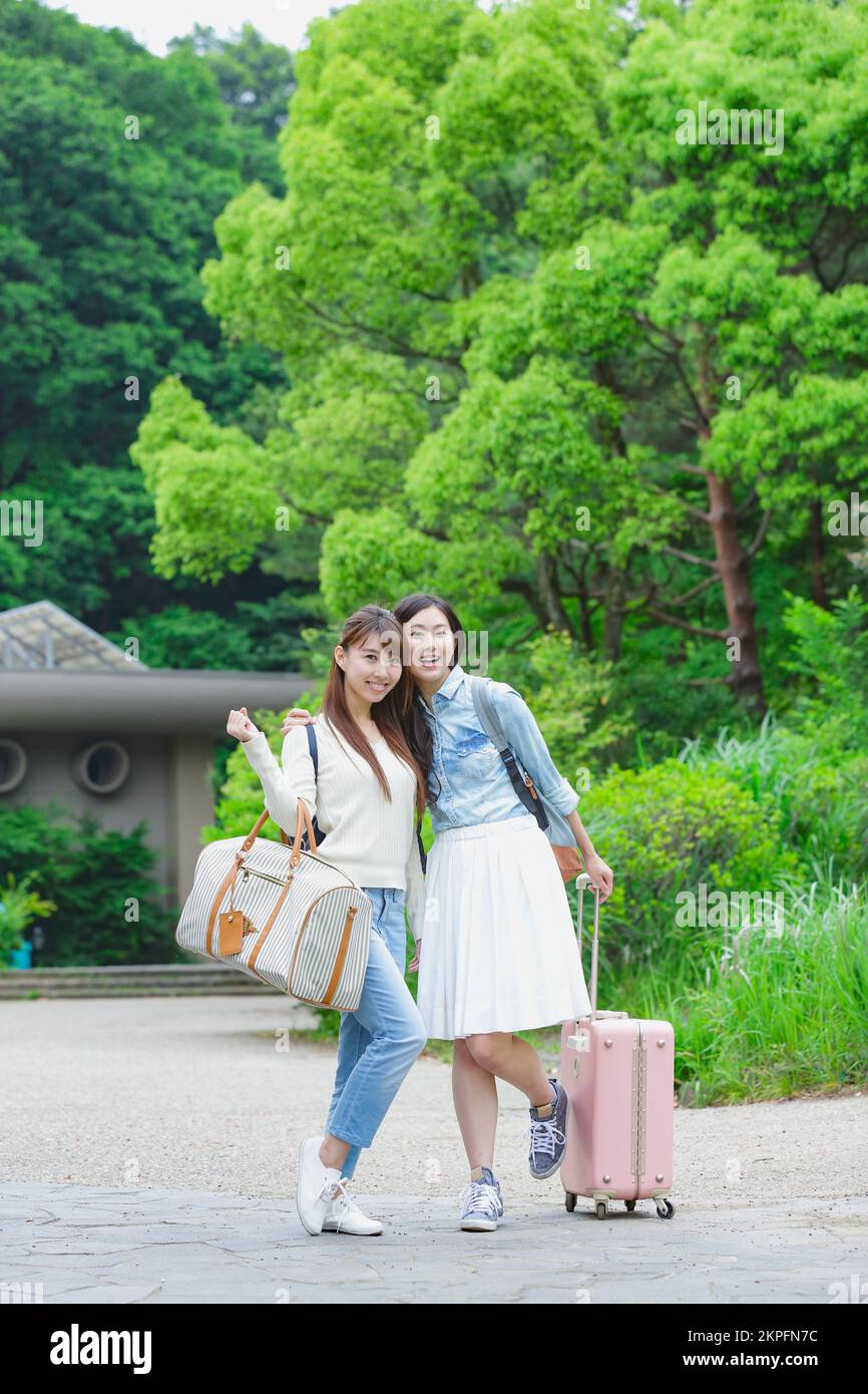 Japanese women traveling hi-res stock photography and images - Alamy
