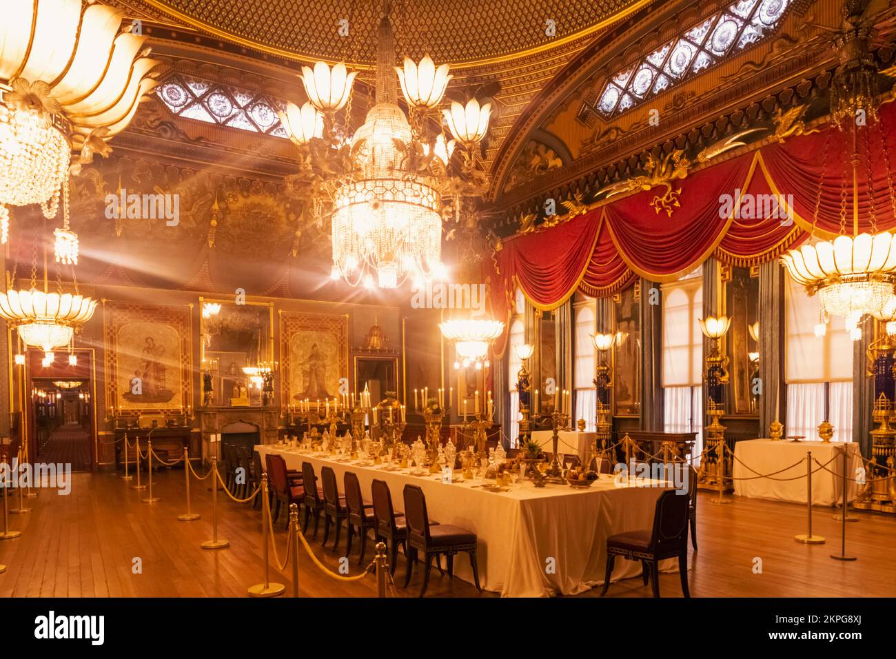 England, East Sussex, Brighton, The Royal Pavilion, Banqueting Room 