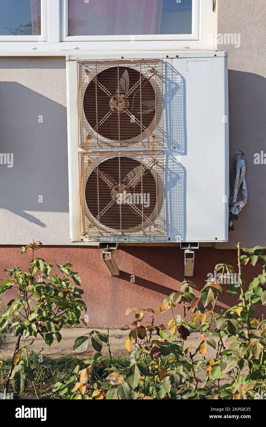 Air conditioner on the wall of an office building Stock Photo Alamy