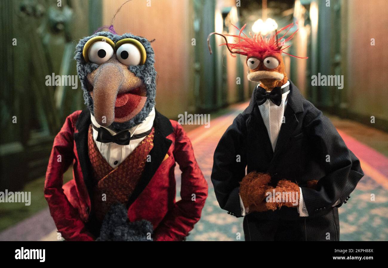 Muppets Haunted Mansion  Gonzo & Pepe  Director - Kirk R. Thatcher  Oct 2021  FP Muppets Haunted Mansion 03   FlixPix/Disney+.  For editorial use only.  Copyright of Disney+. and/or the Photographer assigned by the Movie or Production Company.  A Mandatory Credit To the movie company is required.  Strictly for use for the promotion of the above film unless written authority gained via the movie company is obtained by the end-user.  FlixPix is NOT the copyright owner & acts solely as a service of supply to recognised media outlets. Stock Photo