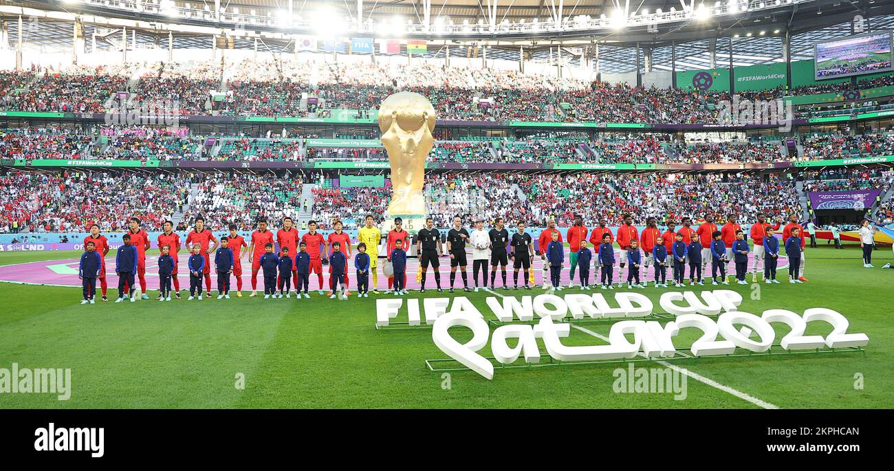 Doha, Qatar. 28th November 2022; Stadium 974, Doha, Qatar; FIFA World Cup  Football, Brazil versus Switzerland; Large Trophy replica for Copa do Mundo  FIFA Qatar 2022 on display pre-game Credit: Action Plus Sports Images/Alamy  Live News Stock