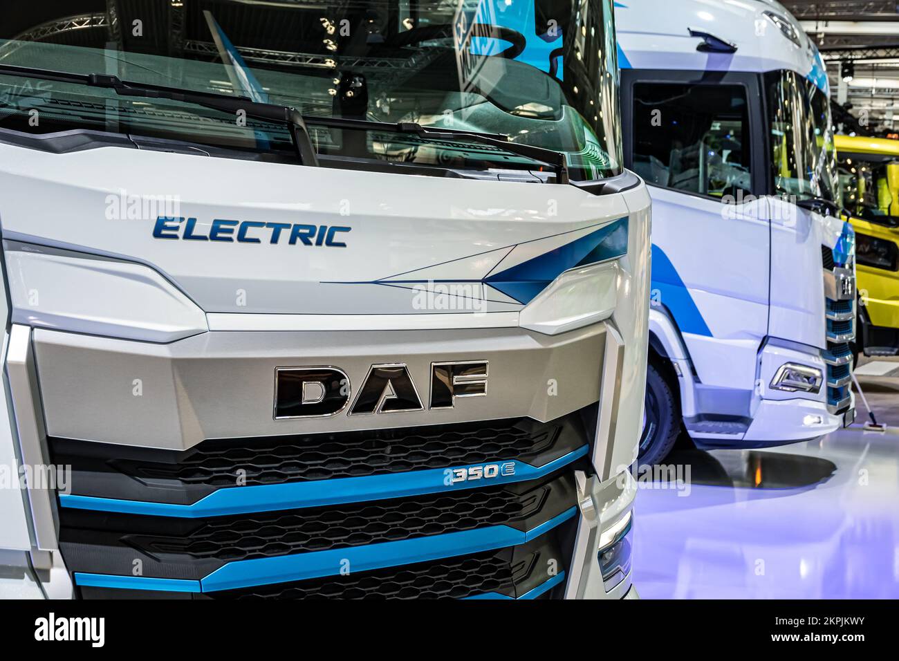 DAF shows two new electric trucks to launch in 2023