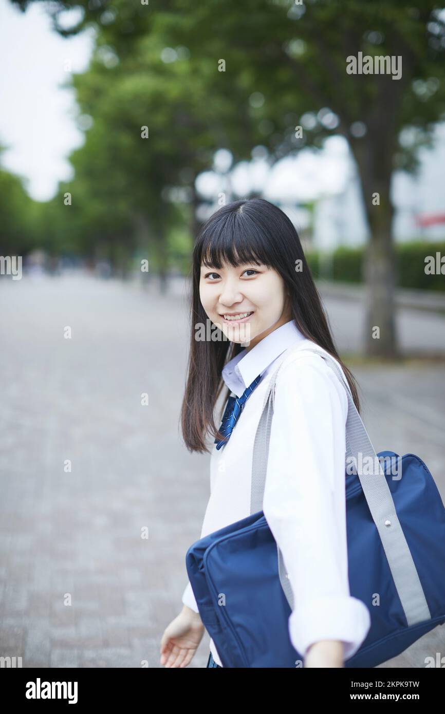Smiling Japanese High School Girl Stock Photo Alamy smiling-japanese-high-school-girl-stock-photo-alamy