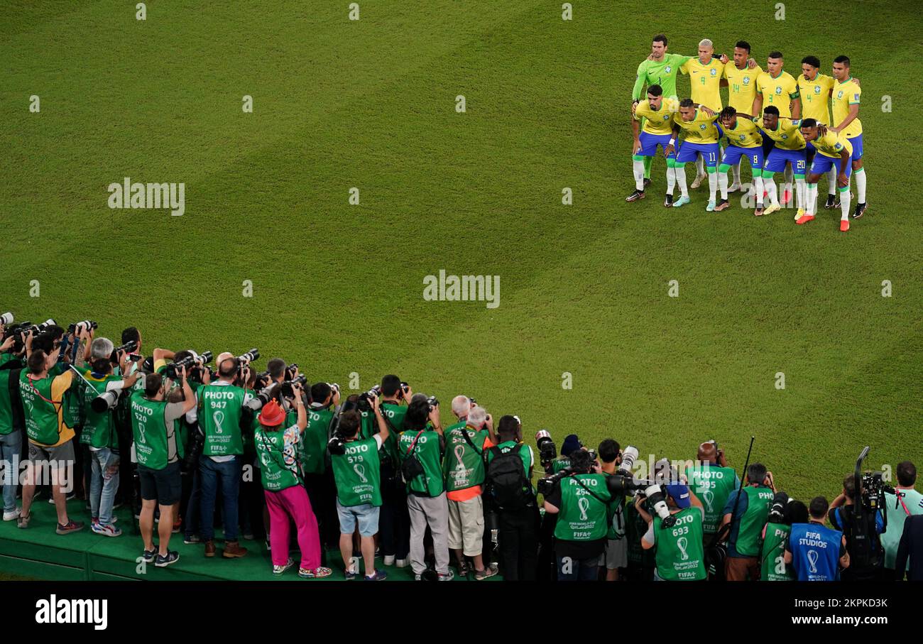 Brazil players line up for photographers before the FIFA World Cup Group G match at Stadium 974 in Doha, Qatar. Picture date: Monday November 28, 2022. Stock Photo