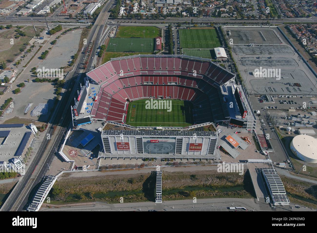 A general overall aerial view of Levi's Stadium (foreground) and the San  Francisco 49ers training facility at the SAP Performance Facility,  Thursday, Nov. 24, 2022, in Santa Clara, Calif. (Photo by Image