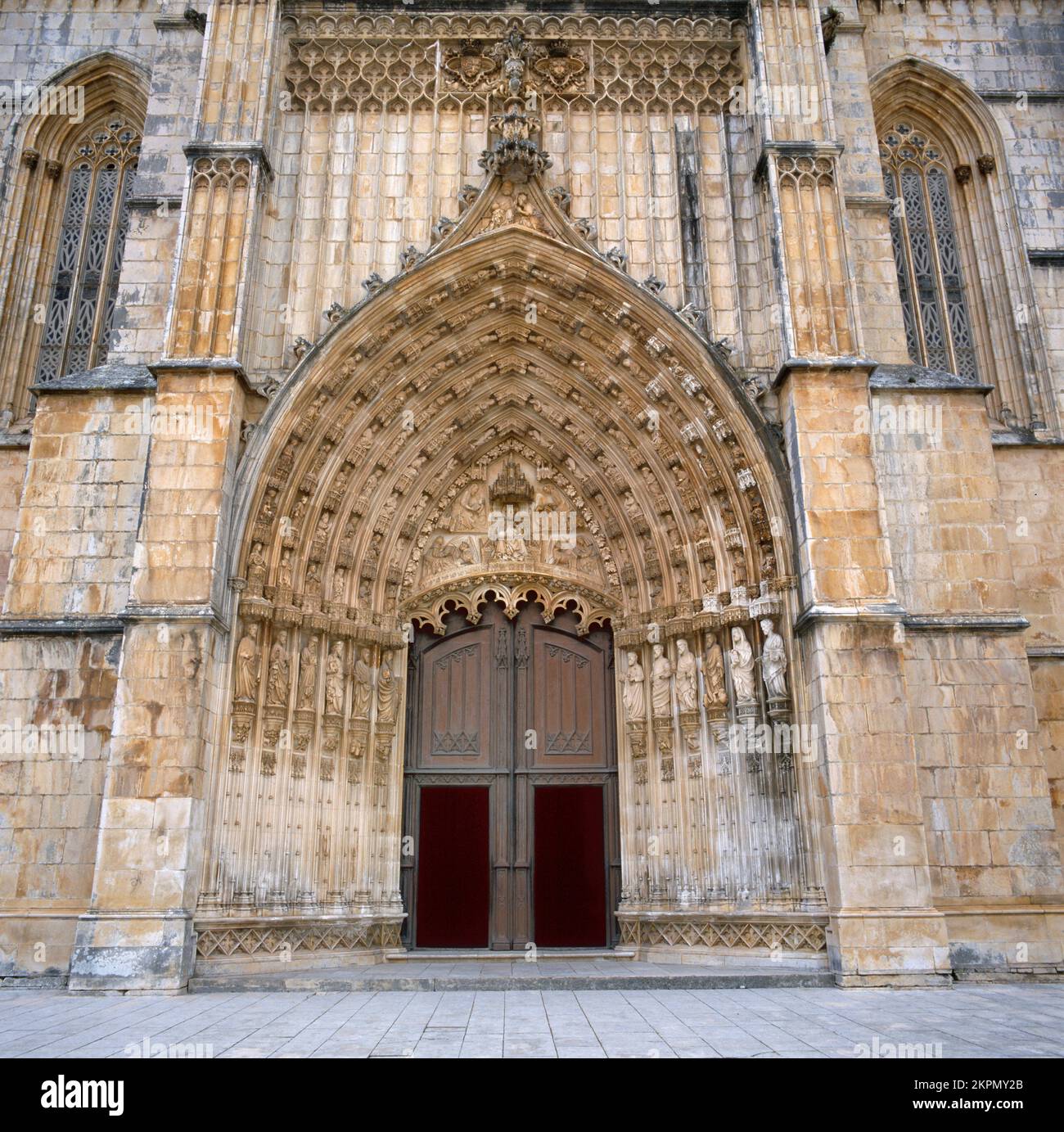 The main portal. The monastery of Batalha, Mosteiro de Santa Maria da Vitoria, listed as UNESCO world heritage site. A tourist attraction north of Lis Stock Photo