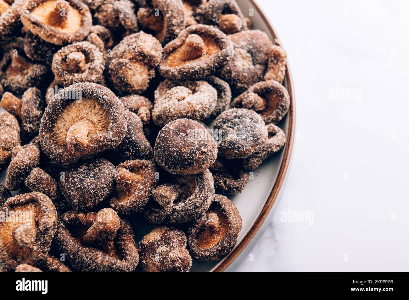 Shiitake Mushroom Crisps Stock Photo Alamy