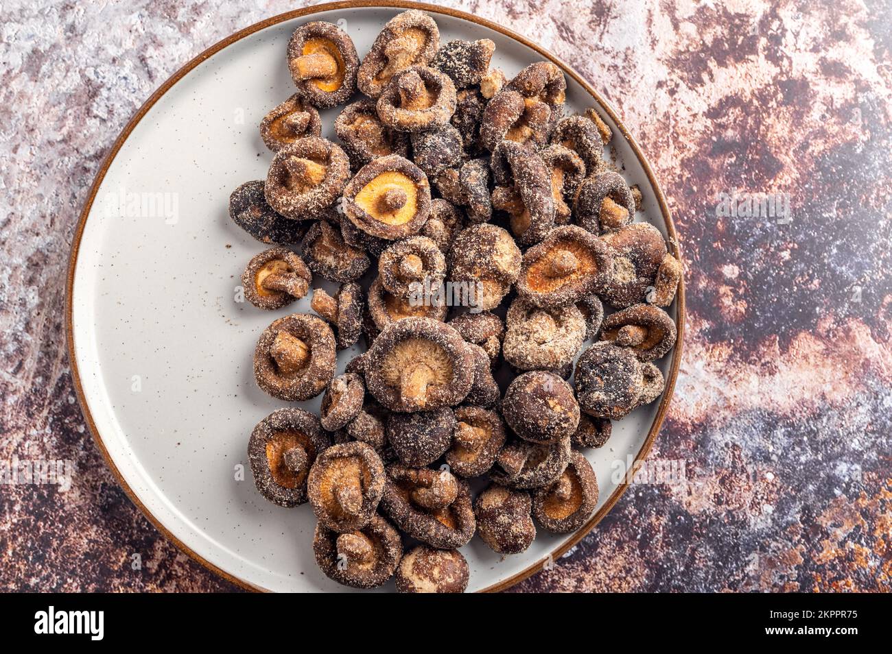 Shiitake Mushroom Crisps Stock Photo Alamy