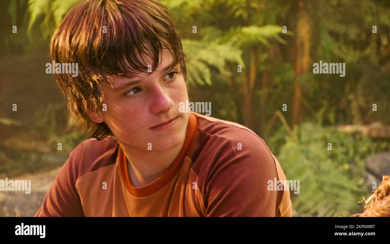 USA. Josh Hutcherson in a scene from(C)Warner Bros film : Journey to the  Center of the Earth (2008) . Plot: On a quest to find out what happened to  his missing brother,, image size:1300x813