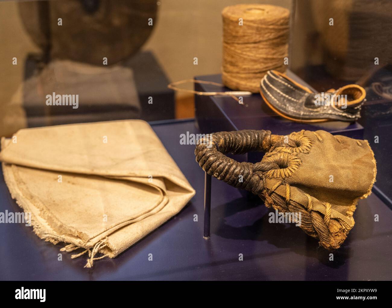 sailmaker handsewing kit to make and repair sails for 19th century