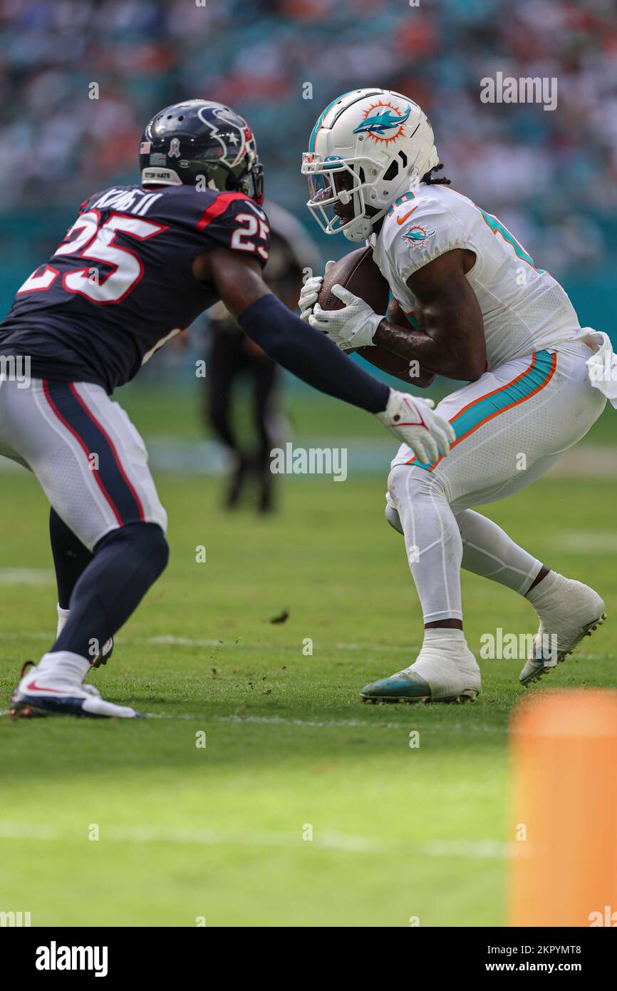 Miami Dolphins wide receiver Tyreek Hill (10) catches a pass against New  England Patriots cornerback Jonathan Jones (31) during first quarter of an  NFL football game, in Foxborough, Mass., Sunday, Jan. 1