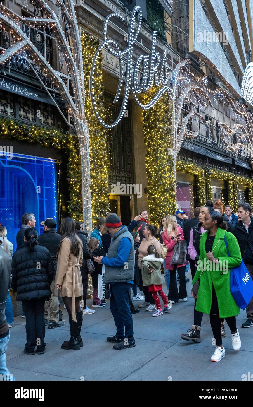 Saks Fifth Avenue Flagship Store during the 2022 Holiday Season, NYC, USA Stock Photo