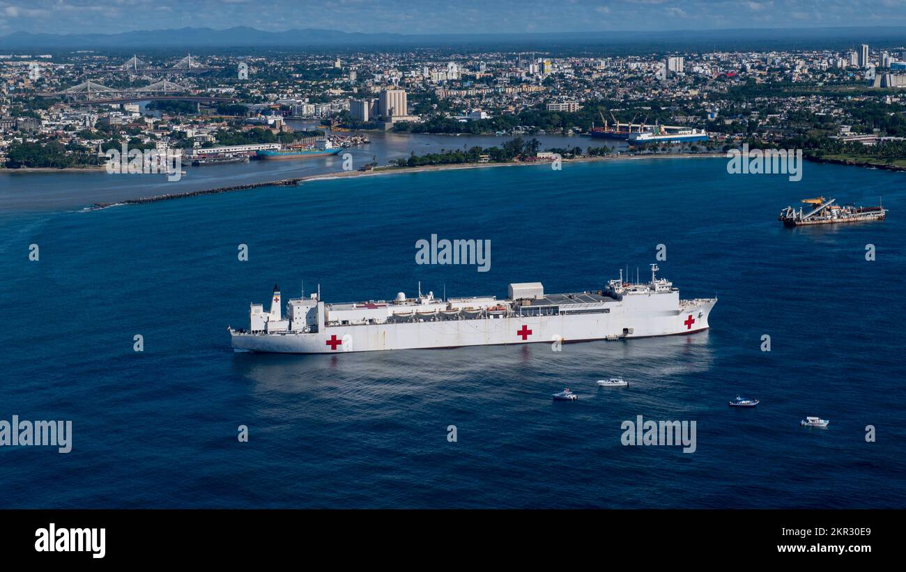221127-N-DF135-1022 SANTO DOMINGO, Dominican Republic (Nov. 27, 2022) – The hospital ship USNS Comfort (T-AH 20) sits anchored in the harbor of Santo Domingo, Dominican Republic on Nov. 27, 2022. Comfort is deployed to U.S. 4th Fleet in support of Continuing Promise 2022, a humanitarian assistance and goodwill mission conducting direct medical care, expeditionary veterinary care, and subject matter expert exchanges with five partner nations in the Caribbean, Central and South America. (U.S. Navy photo by Mass Communication Specialist 3rd Class Deven Fernandez) Stock Photo