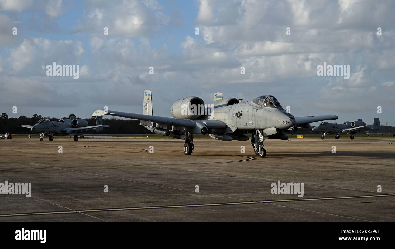 A-10 Thunderbolt IIs from the 354th Fighter Squadron at Davis-Monthan Air Force Base arrive at Naval Air Station Oceana, Virginia, for Bushwhacker 22-07, Nov. 3, 2022. The 355th Wing trains Multi-Capable Airmen to compete, deter and win the high-end fight, accounting for the ambiguity and uncertainty expected in future conflicts. (U.S. Air Force photo by Airman 1st Class Paige Weldon) Stock Photo
