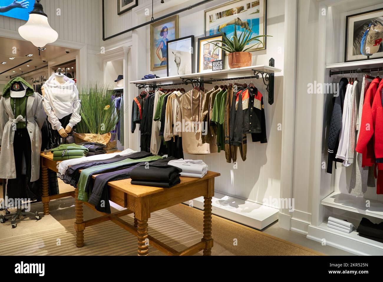 Polo ralph lauren outlet inside interior clothing apparel hi-res stock  photography and images - Alamy