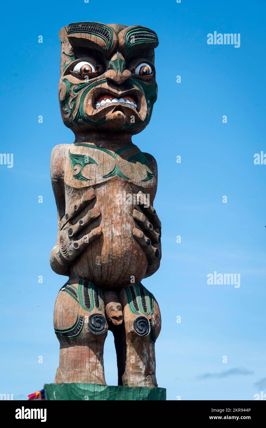 Talking Poles, The Pine Man, carved wooden statues in Tokoroa, Waikato, North Island, New Zealand Stock Photo