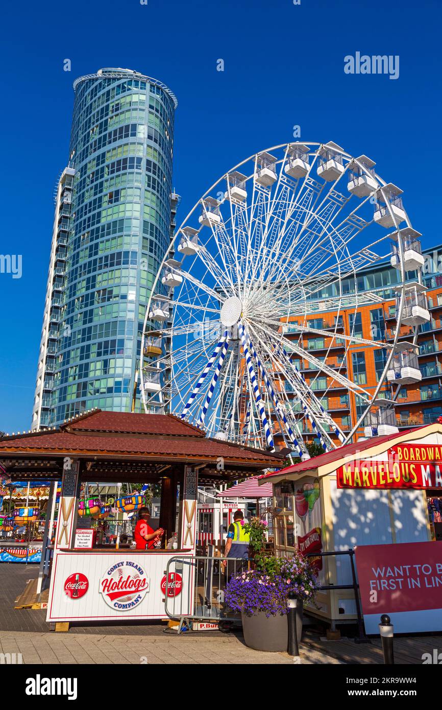 Ferris Wheel, Gunwharf Quay, Portsmouth Harbour, Hampshire, England, United Kingdom Stock Photo