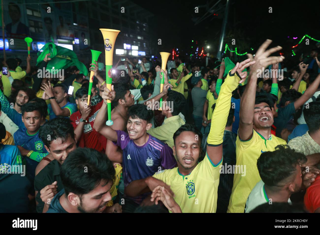 Dhaka, Bangladesh. 29th Nov, 2022. Football lovers from watch the live stream of the Brazil-Switzerland match in Qatar World Cup on the big screen at Dhaka University campus, in Dhaka, Bangladesh, November 28, 2022. (Credit Image: © Suvra Kanti Das/ZUMA Press Wire) Stock Photo