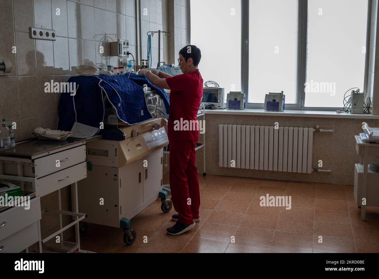 A nurse attends to a premature baby on April 4, 2022, at Maternity Hospital No.5, in the southern port city of Odesa, Ukraine. Stock Photo