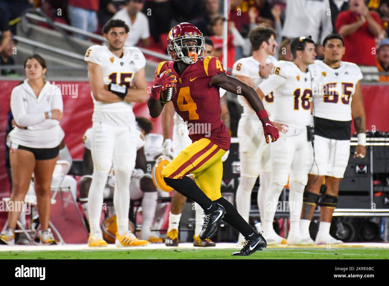 Southern California Trojans defensive back Max Williams (4) scores a touchdown during an NCAA football game against the Arizona State Sun Devils, Satu Stock Photo