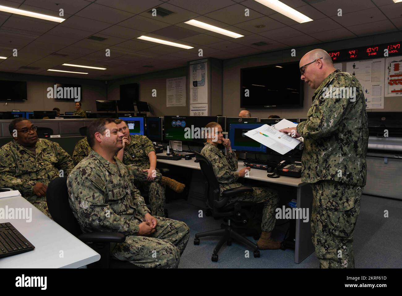 221115-N-ON904-1023 YOKOSUKA, Japan (Nov. 15, 2022) Sailors manned ...