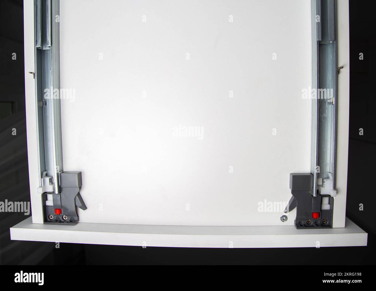 Kitchen drawer with full extension flushmounted slides with Push to