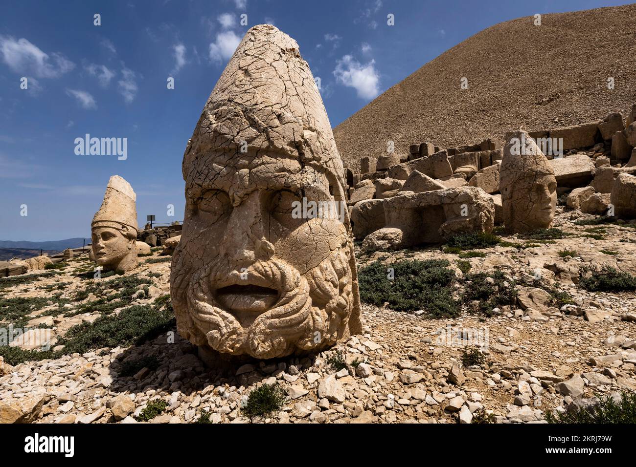 Mount Nemrut, Nemrut Dagi, west terrace, head statue of god Zeus, Commagene kingdom, Kahta, Adıyaman province, Turkey, Asia Stock Photo