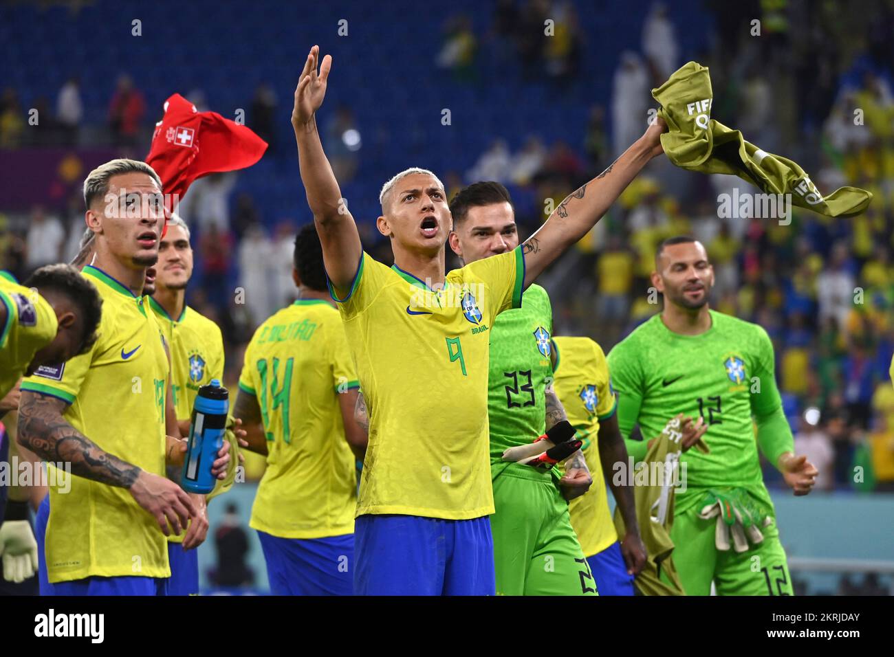 Doha, Qatar. 28th Nov, 2022. RICHARLISON (BRA), final jubilation, team photo, team, squad, team photo in front of the Brazilian fans, soccer fans, jubilation, joy, enthusiasm, action. Brazil (BRA) - Switzerland (SUI) 1-0 Group stage Group G on 28.11.2022, Stadium 974, Football World Cup 2022 in Qatar from 20.11. - 18.12.2022 ? Credit Credit: dpa picture alliance/Alamy Live News Stock Photo