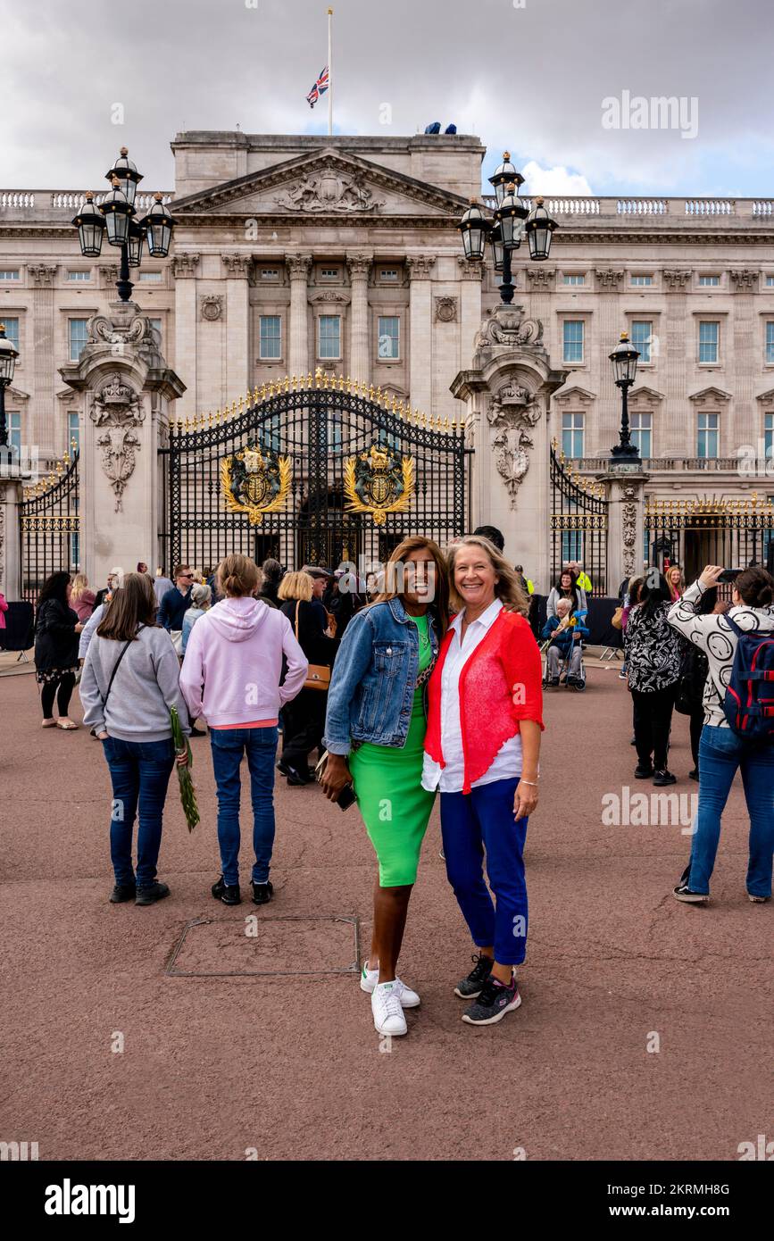 Multi Ethnic Visitors Outside Buckingham Palace, London, UK. Stock Photo