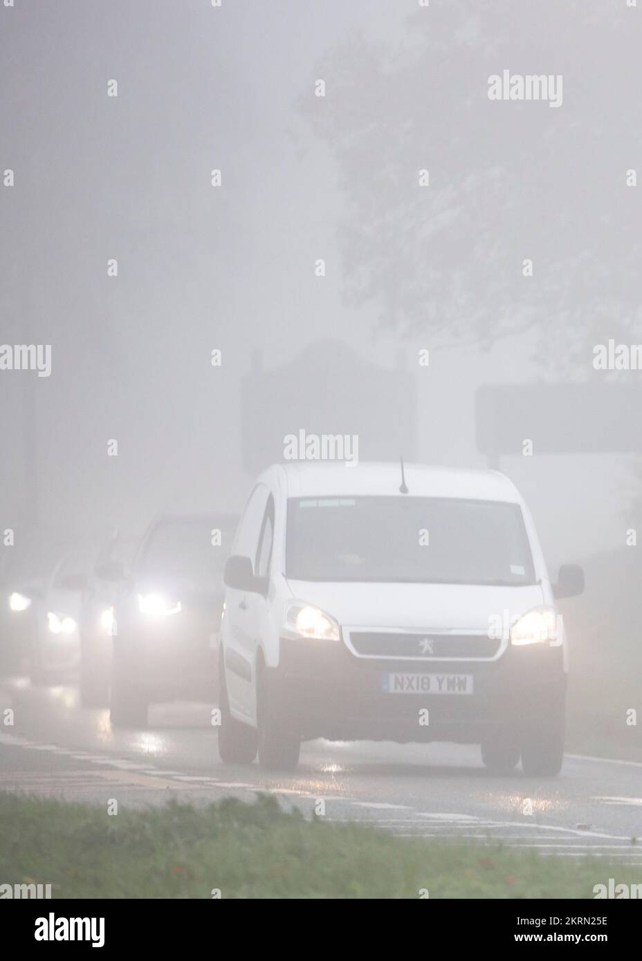 Kidderminster, UK. 29th November, 2022. UK weather Dense fog and mist