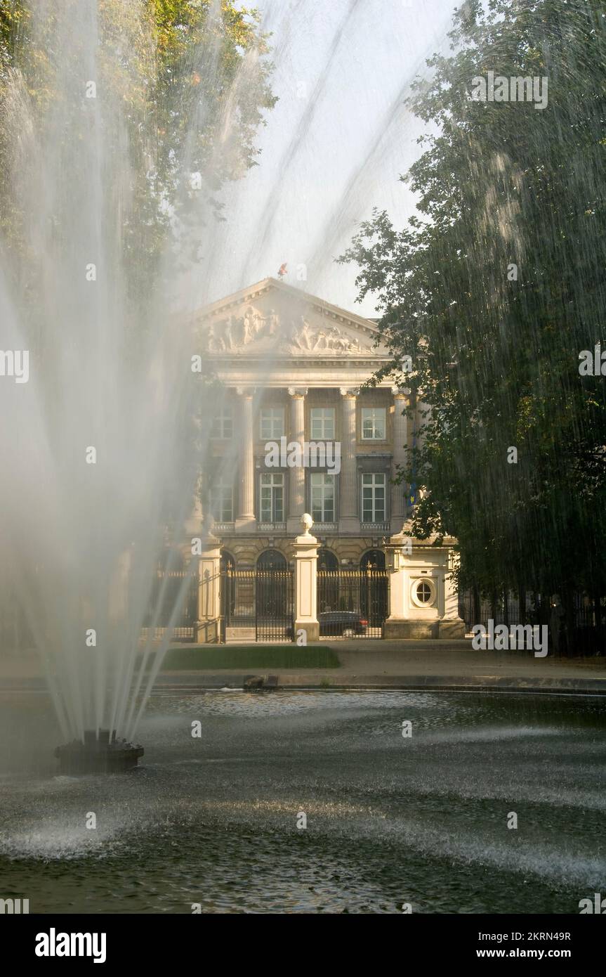 Brussels Park, Fountain in front of the Belgian Parliament, Brussels, Brabant, Belgium Stock Photo