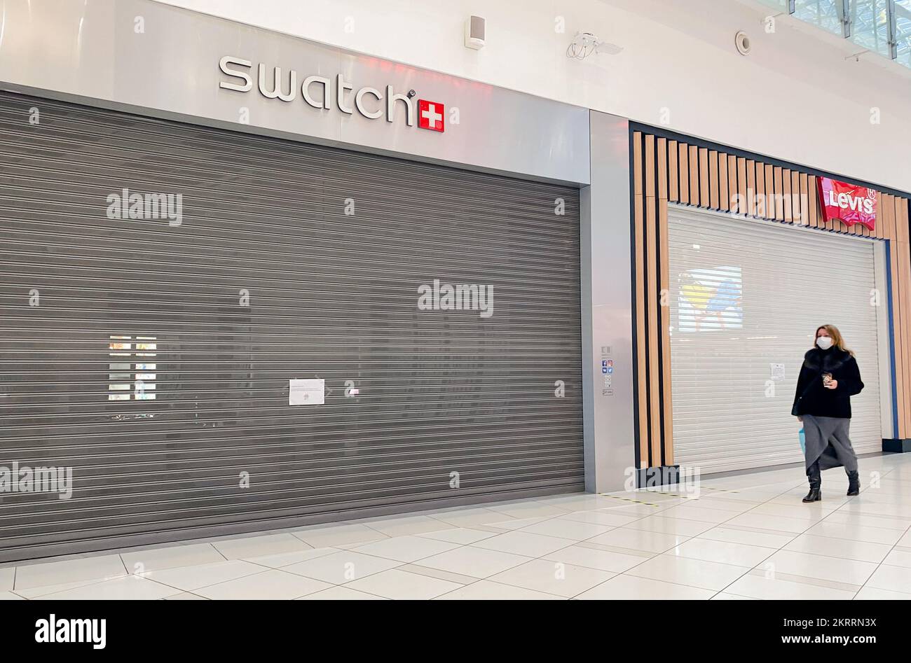 Brand shops hi-res stock photography and images - Alamy