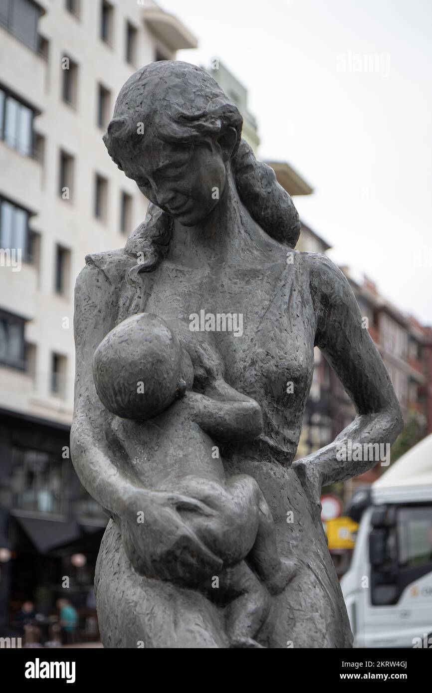 OVIEDO, SPAIN-AUGUST 10, 2021: Maternidad sculpture (Sculptor: Sebastian Miranda Perez-Herce) Stock Photo