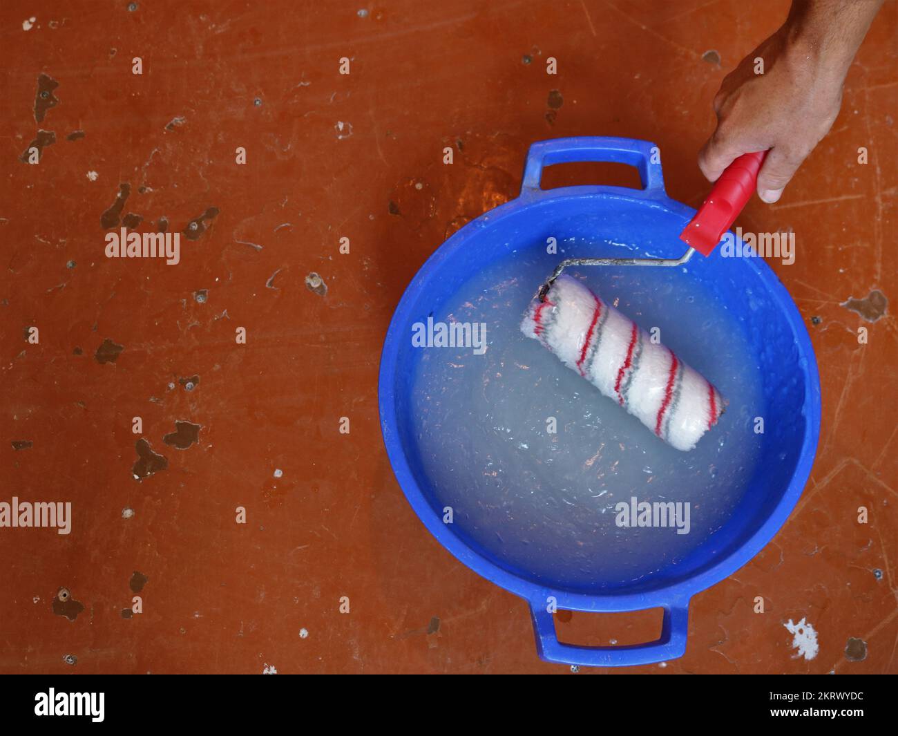 Wallpaper paste bucket hires stock photography and images Alamy