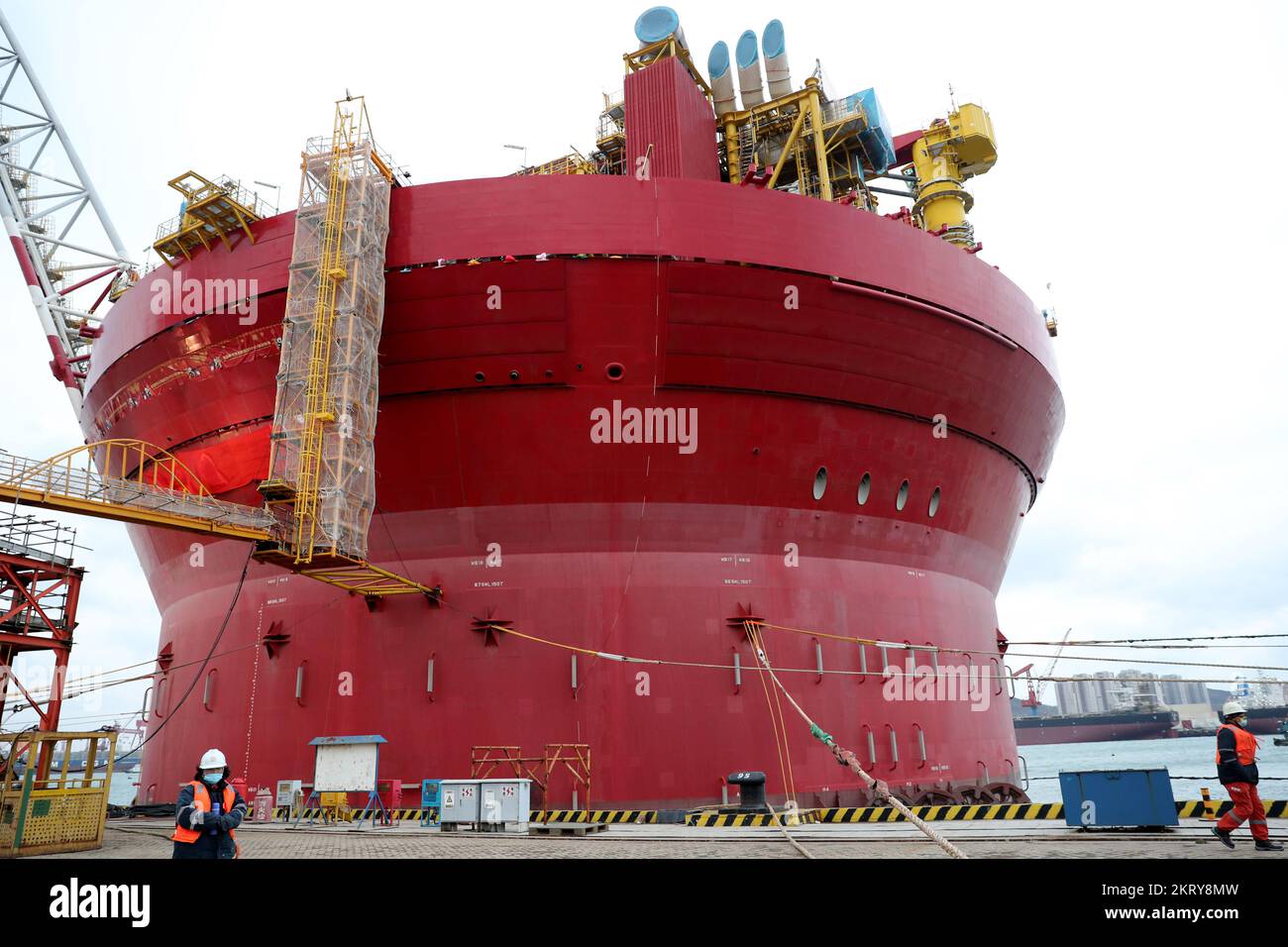 QINGDAO, CHINA - NOVEMBER 29, 2022 - The largest cylinder type floating ...