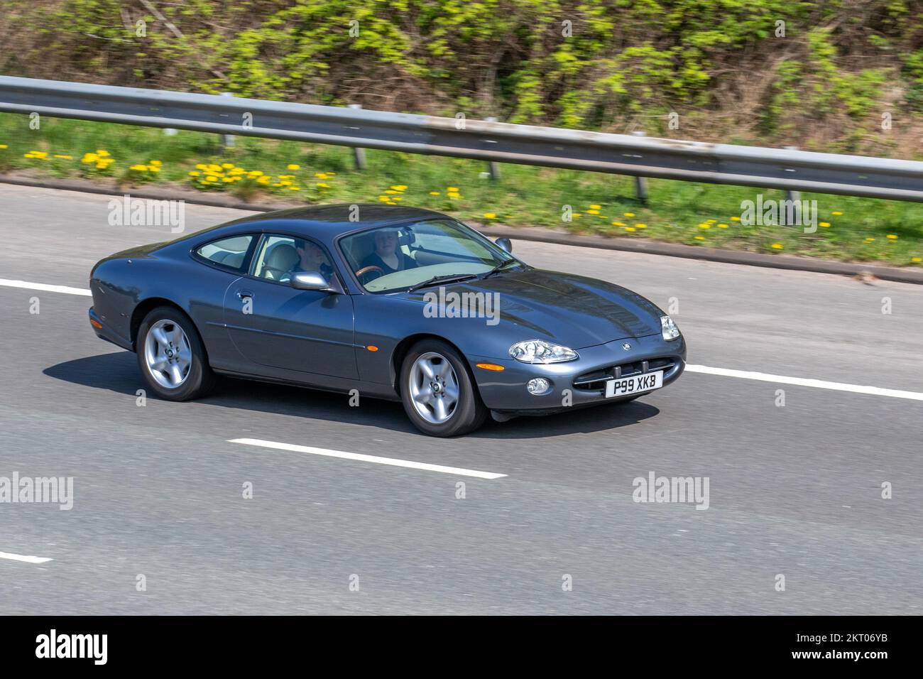 1997, 90s, nineties British JAGUAR XK8 coupe, 3980cc 5 speed automatic