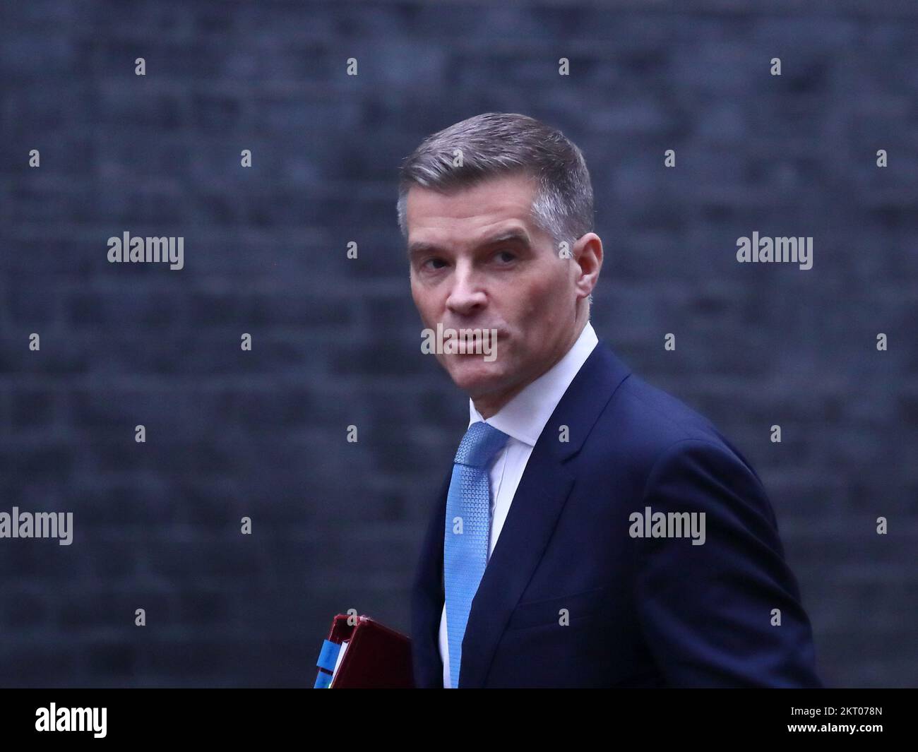 Downing Street, London, UK. 29th Nov, 2022. Secretary of State for Transport Mark Harper arrives for the Cabinet Meeting at No 10 Downing Street. Credit: Uwe Deffner/Alamy Live News Stock Photo