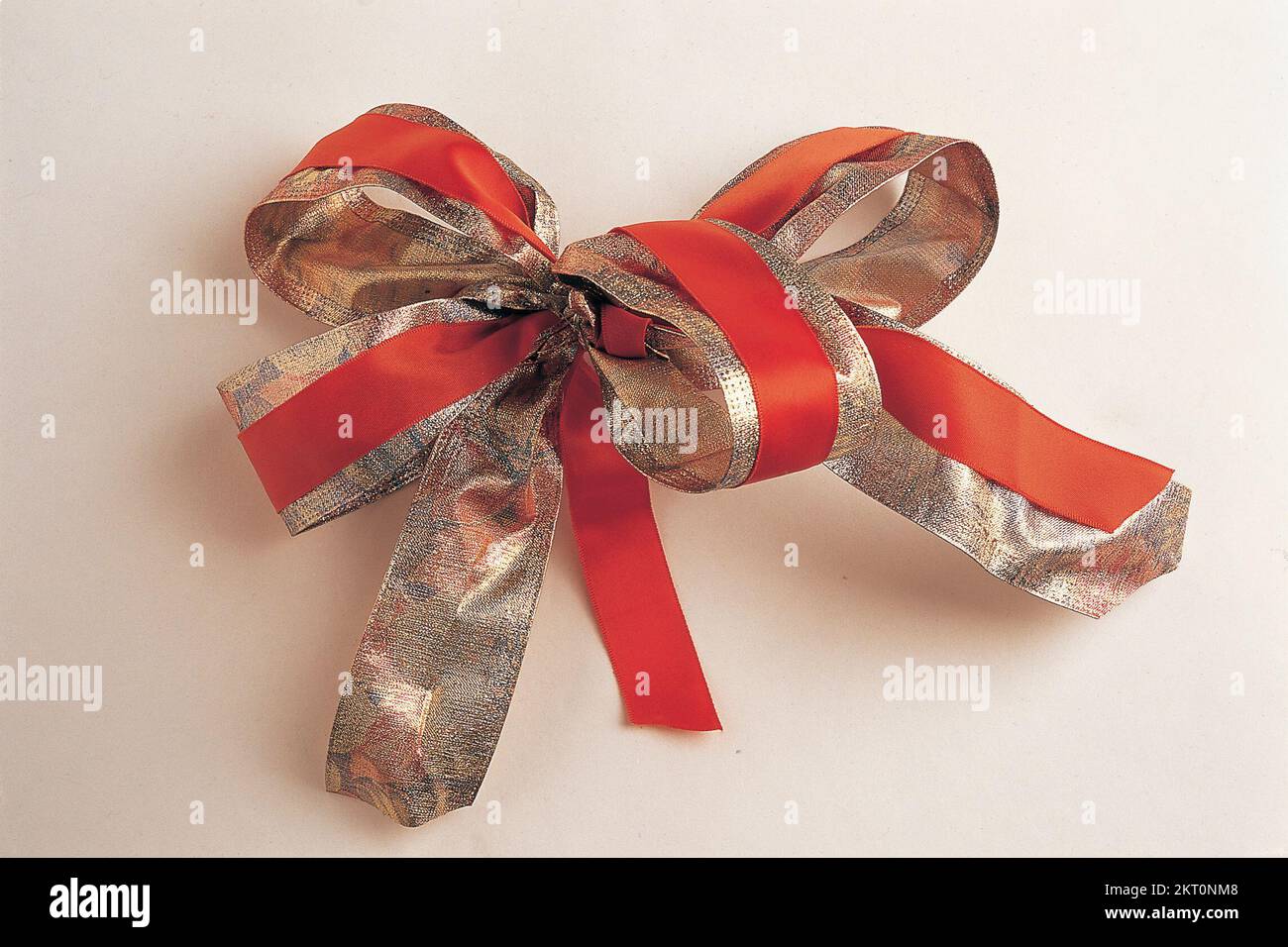 Gold trimming hires stock photography and images Alamy