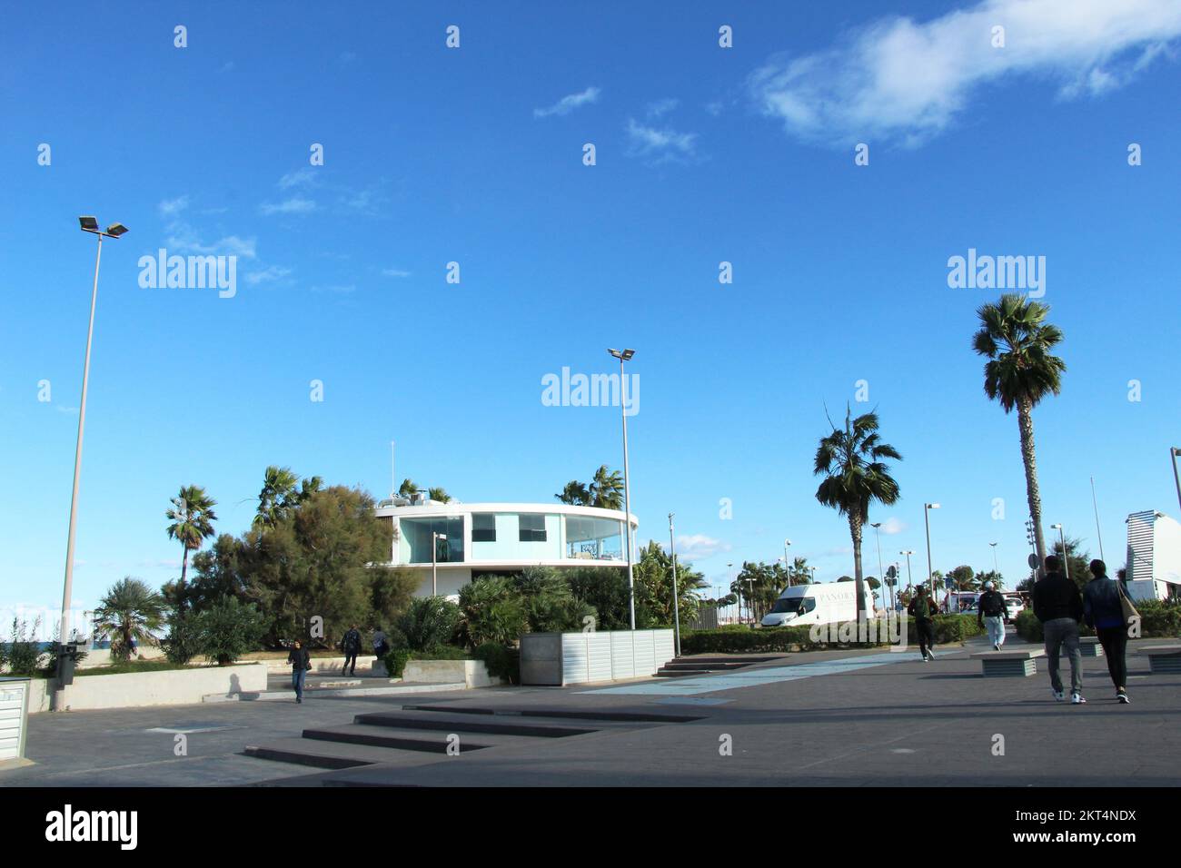 Pedestrian entertainment hi-res stock photography and images - Alamy