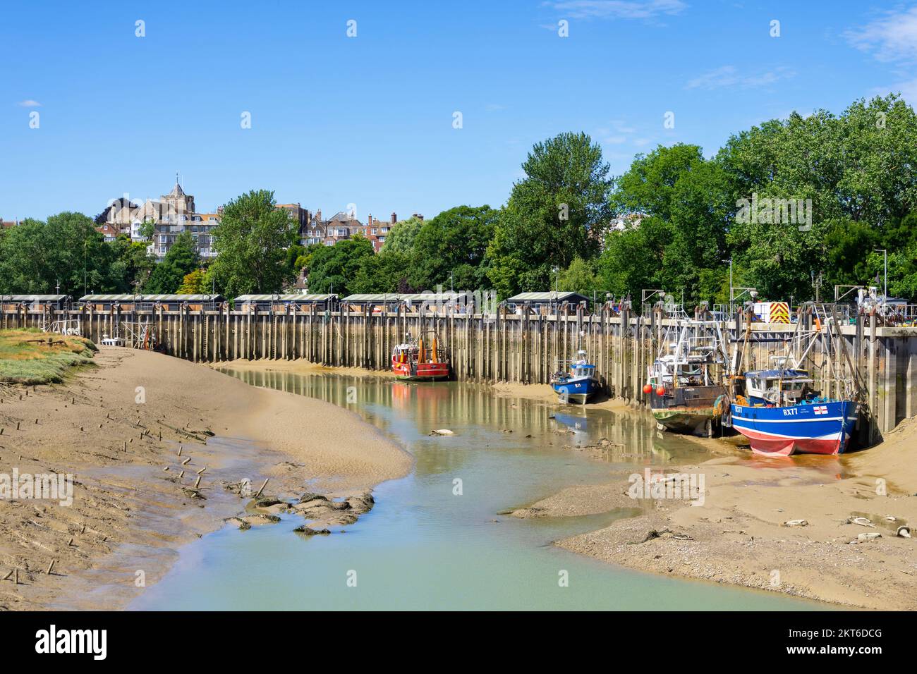 River rye low tide boats hi-res stock photography and images - Alamy