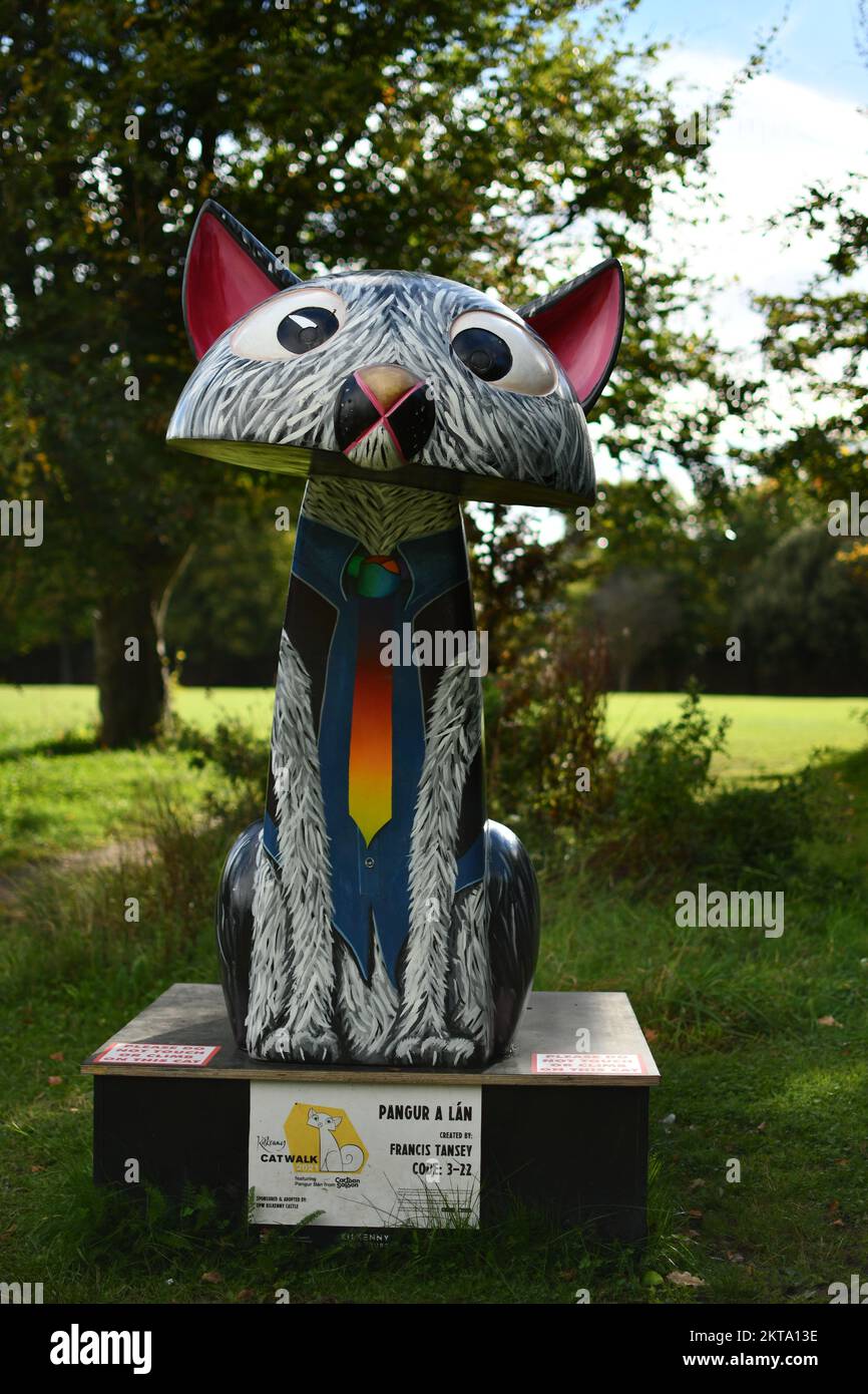Statue of a cat in Kilkenny Castle Park Stock Photo