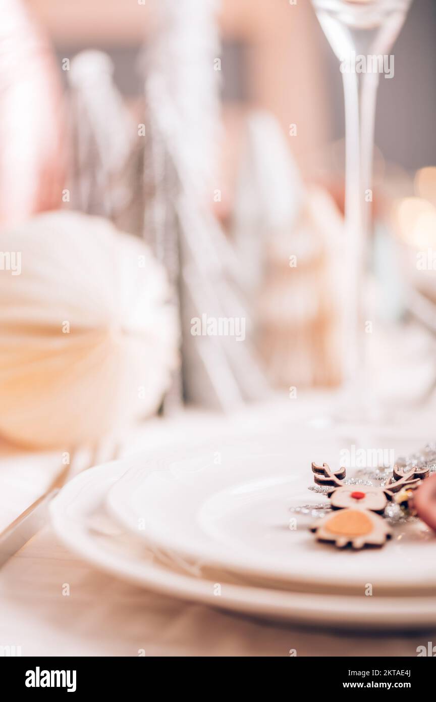 Christmas Table Settings Stock Photo Alamy christmas-table-settings-stock-photo-alamy