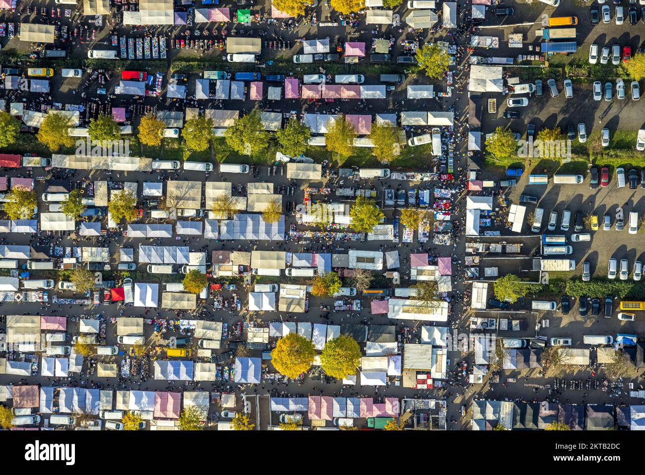 Aerial view, Gigantmarkt Gelsenkirchen, flea market, Willy Brandt Allee
