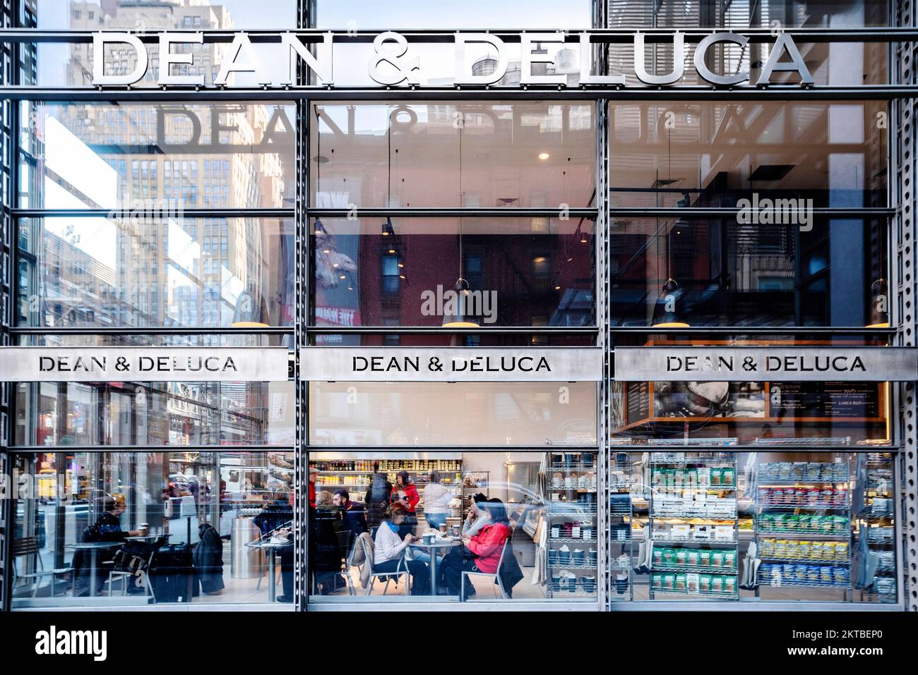 New York Times Building,Dean and Delura Delicatessen Manhatten,New York City,New York,USA Stock Photo