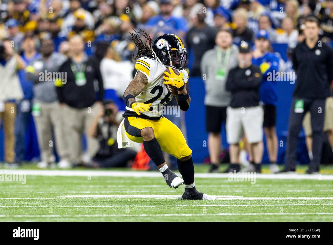 Pittsburgh steelers running back anthony mcfarland 26 hires stock