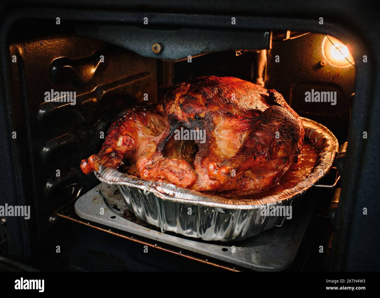 Turkey Back Open thanksgiving turkey inside an open oven Stock Photo - Alamy